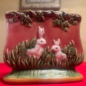 Nouveau Majolica 1991 Bunnies/Rabbits in Napkin Holder Excellent